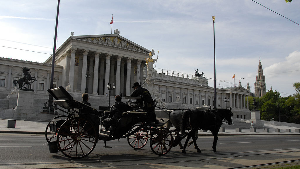 image_of_vienna_parliament_and_the_ring_street